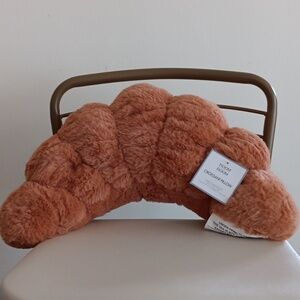 COPY - New!Viral Croissant Pillow